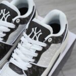 Giày MLB Korea Chunky Liner Classic Mono New York Yankees Black Like Auth