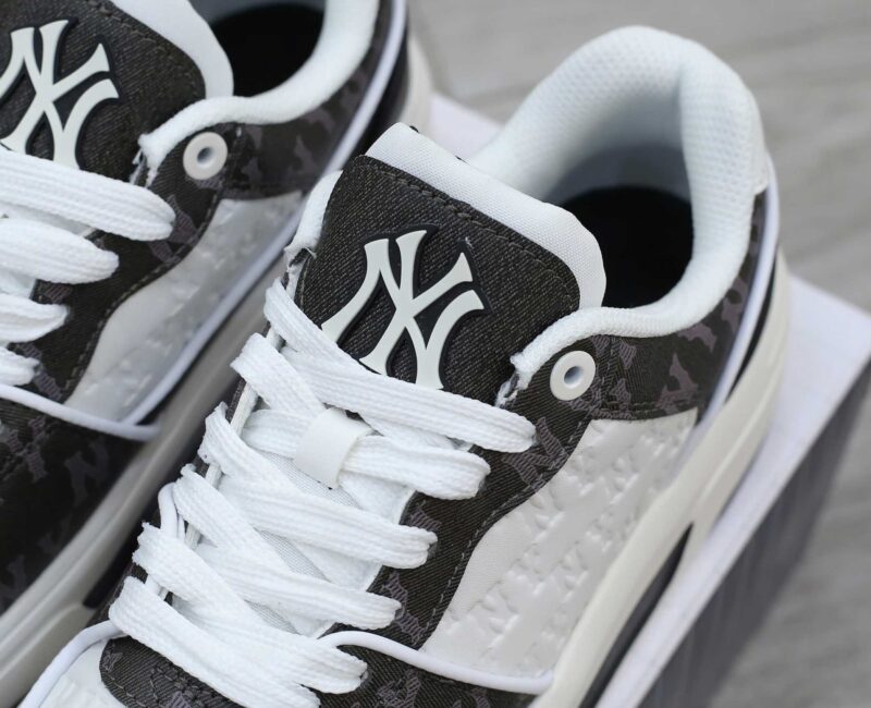 Giày MLB Korea Chunky Liner Classic Mono New York Yankees Black Like Auth