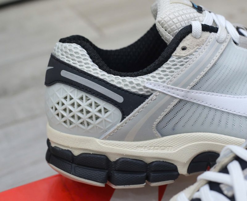 Giày Nike Zoom Vomero 5 Supersonic Light Bone Black Chuẩn 99% Auth