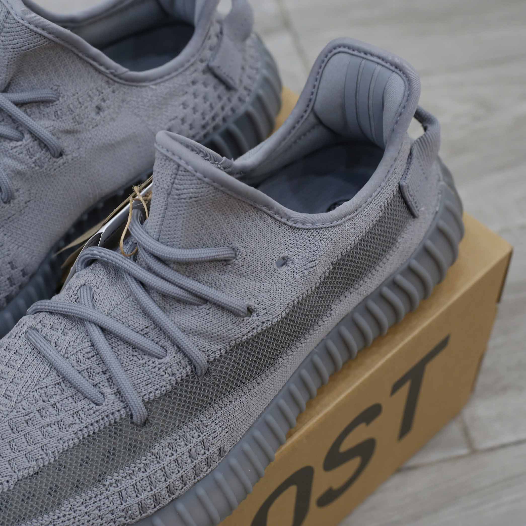 Giày Adidas Yeezy Boost 350 V2 Steel Grey Real