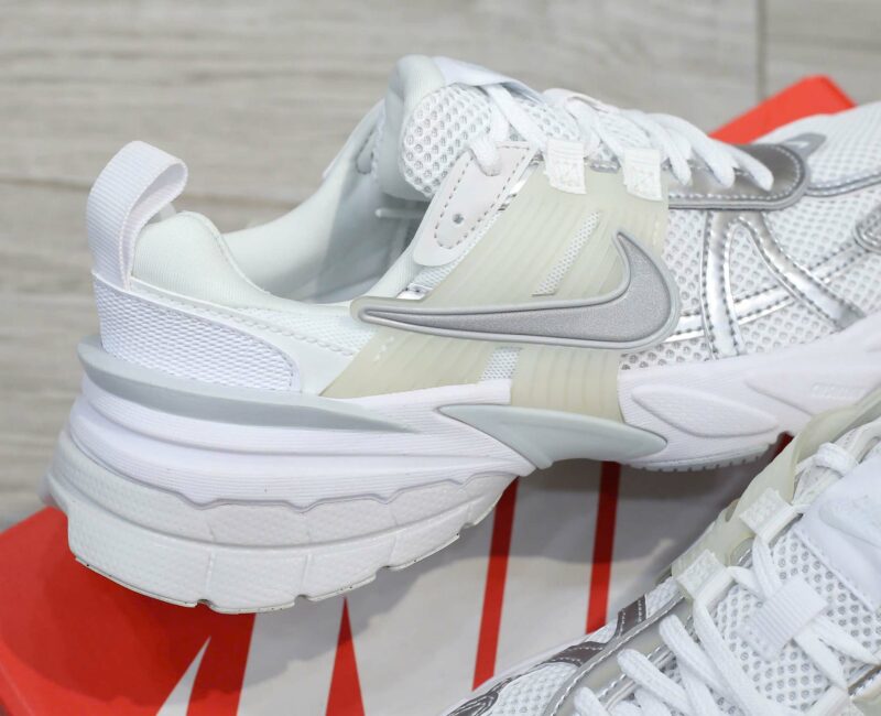 Giày Nike V2K Run 'Metallic Silver' Real
