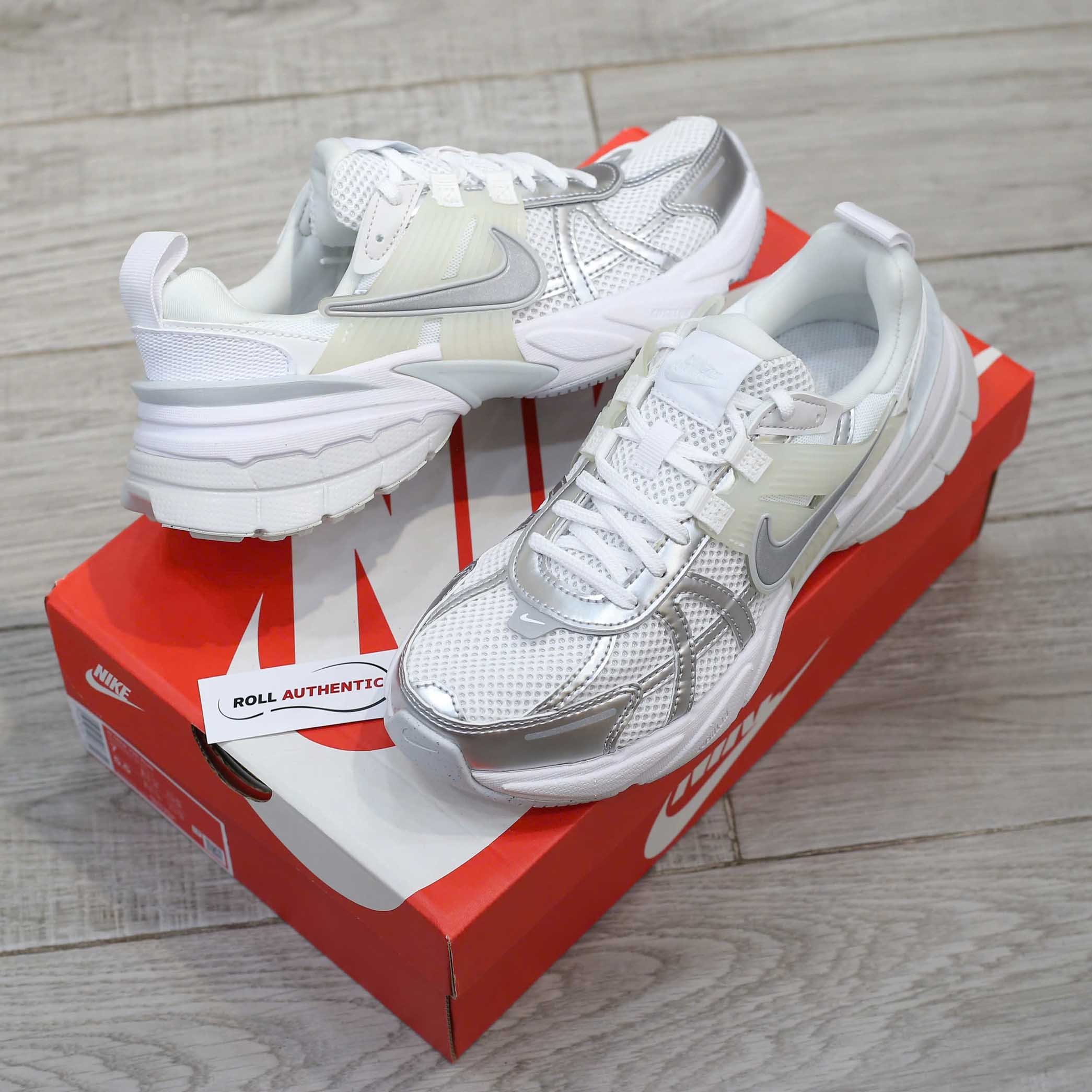 Giày Nike V2K Run 'Metallic Silver' Real