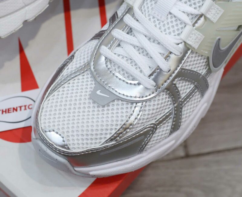 Giày Nike V2K Run 'Metallic Silver' Real