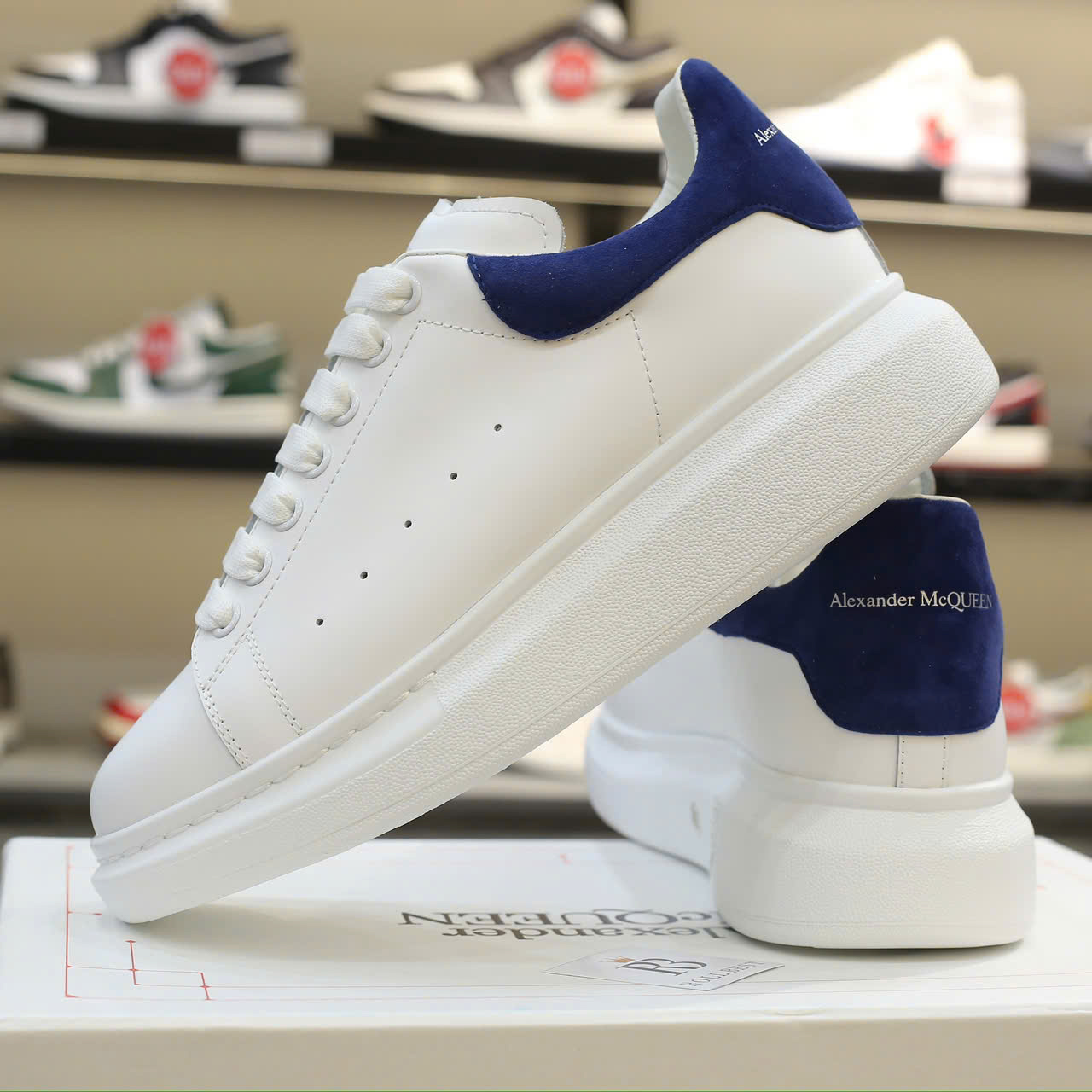 Giày Alexander McQueen Oversized White Paris Blue Like Auth