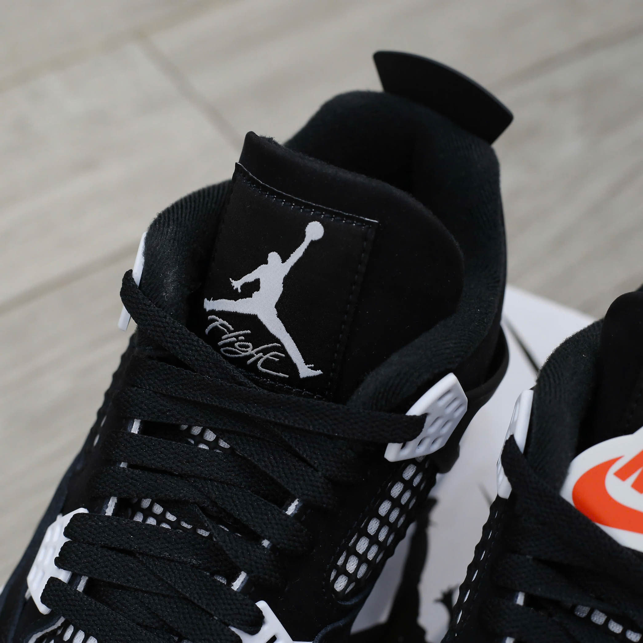 Giày Nike Air Jordan 4 Retro White Thunder Real