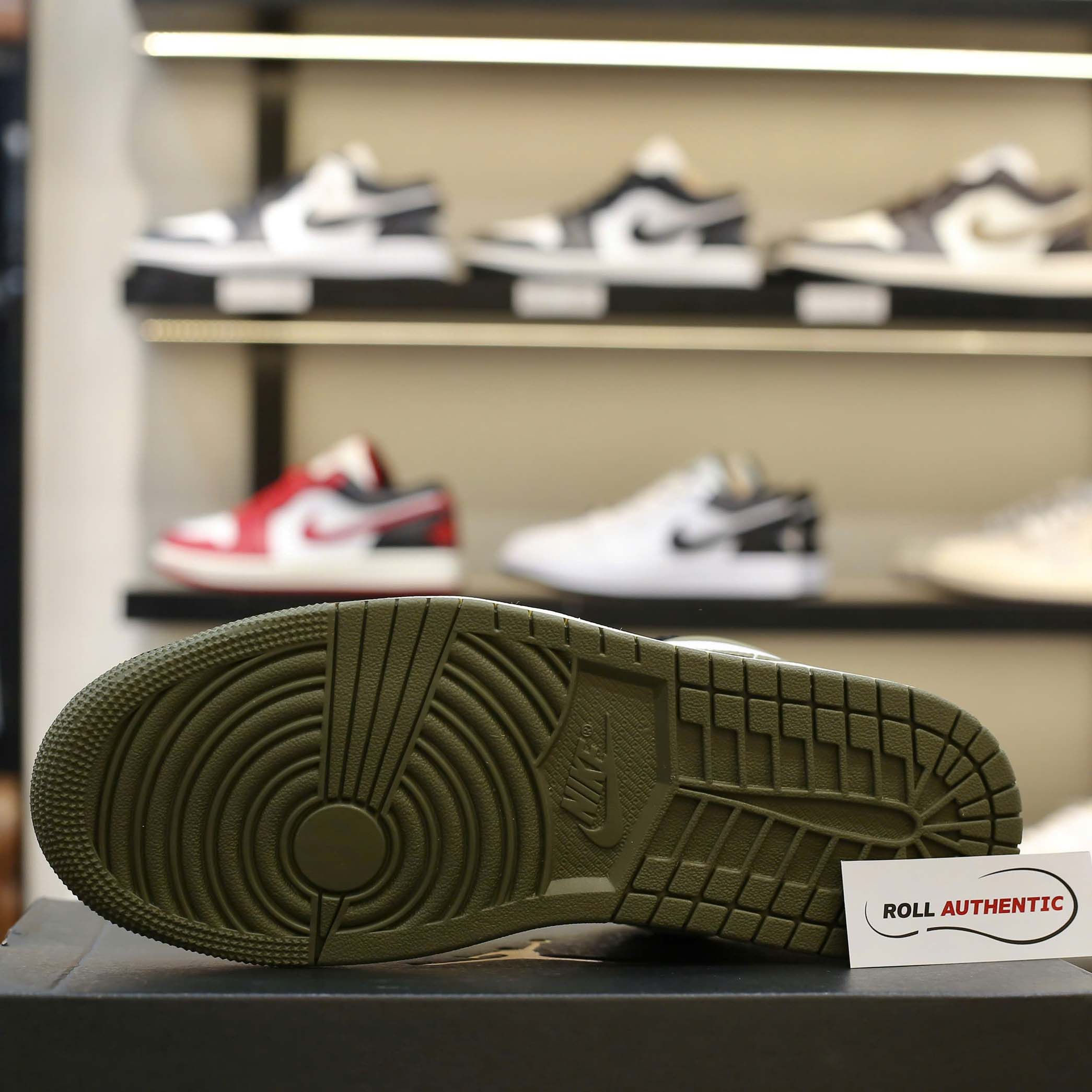 Giày Nike Air Jordan 1 Low GS 'Black Toe Medium Olive' Real