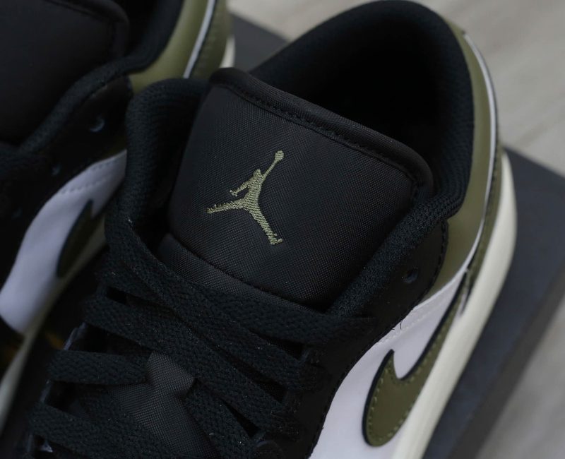 Giày Nike Air Jordan 1 Low GS 'Black Toe Medium Olive' Real