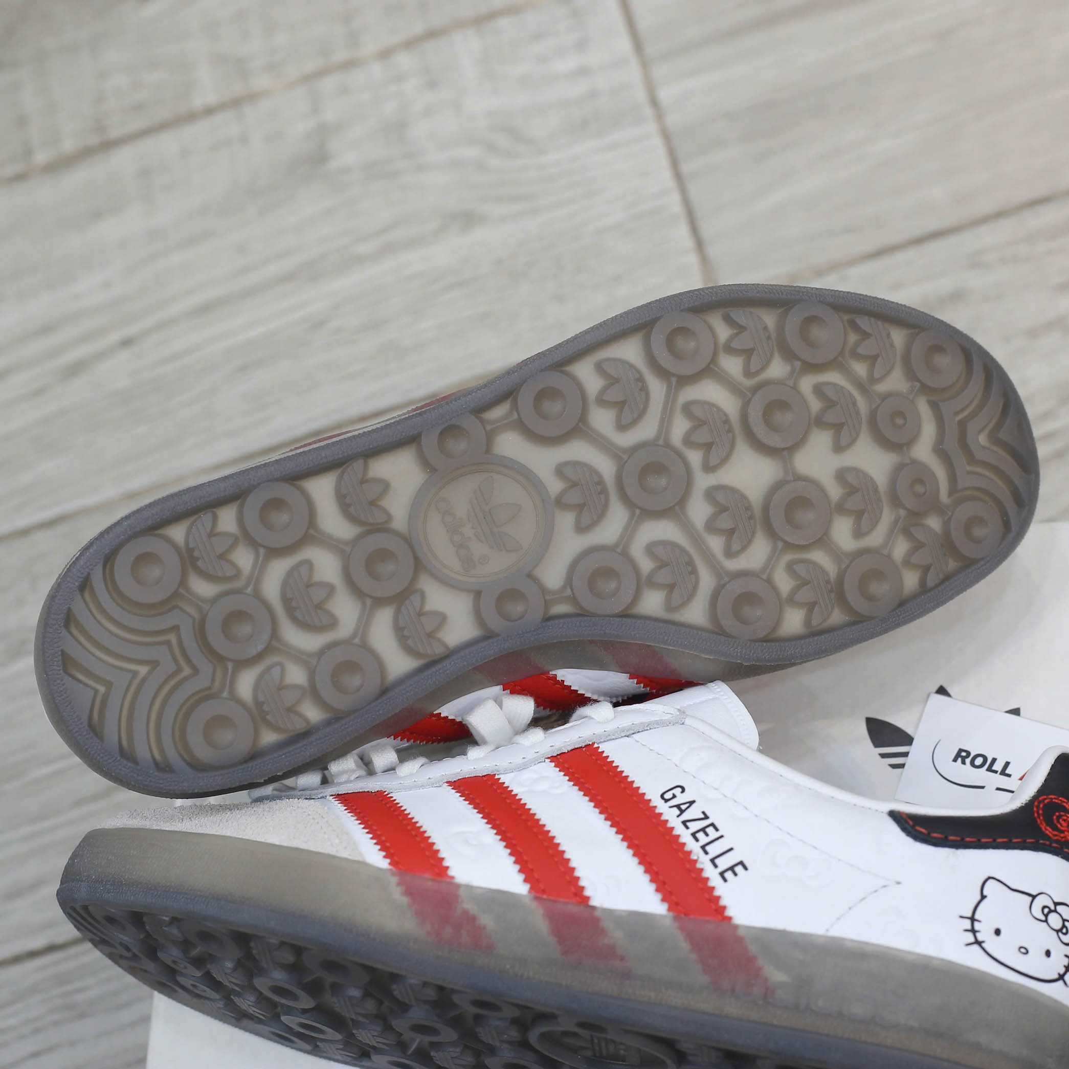 Giày Gazelle Indoor x Hello Kitty Anniversary Real