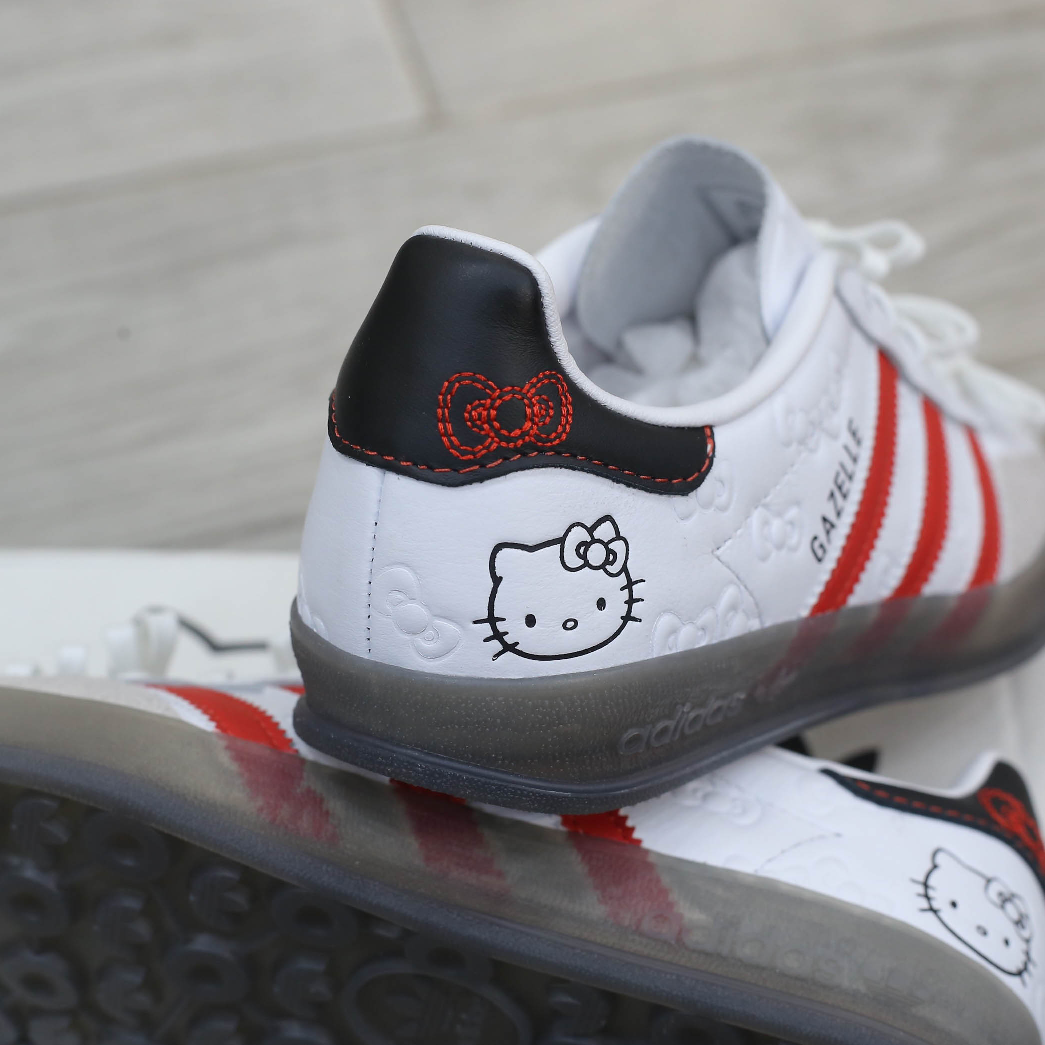 Giày Gazelle Indoor x Hello Kitty Anniversary Real