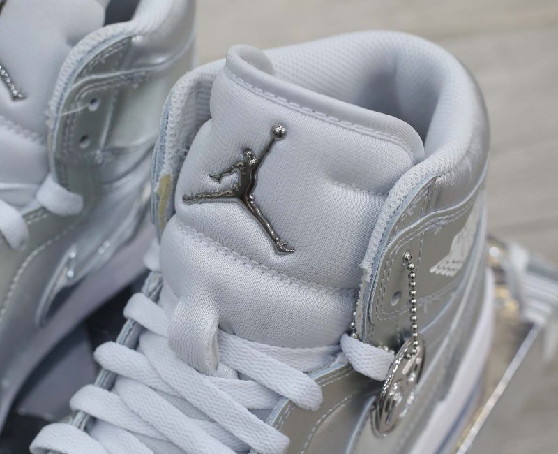 Giày Nike Air Jordan 1 High Gift Giving Pack Real