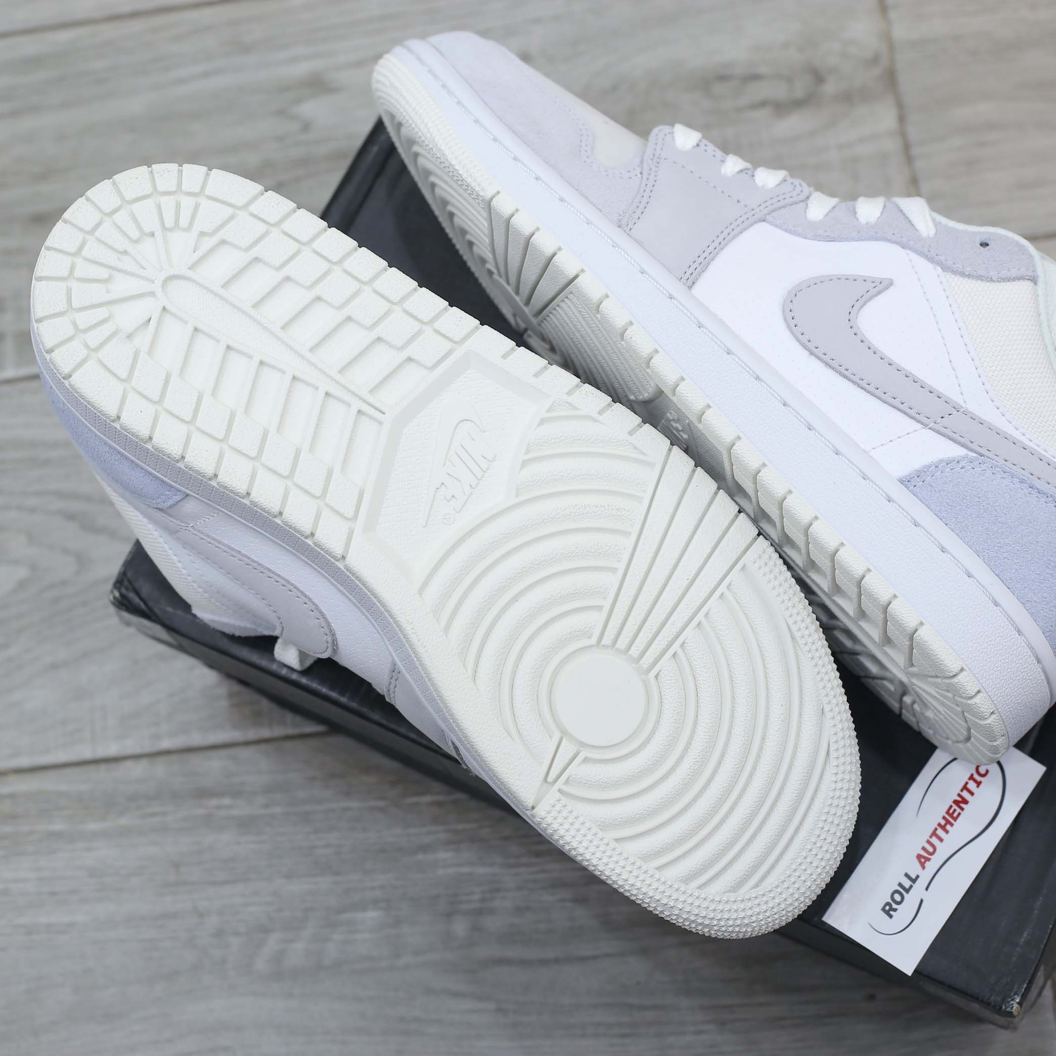 Giày Nike Air Jordan 1 Low Paris Real