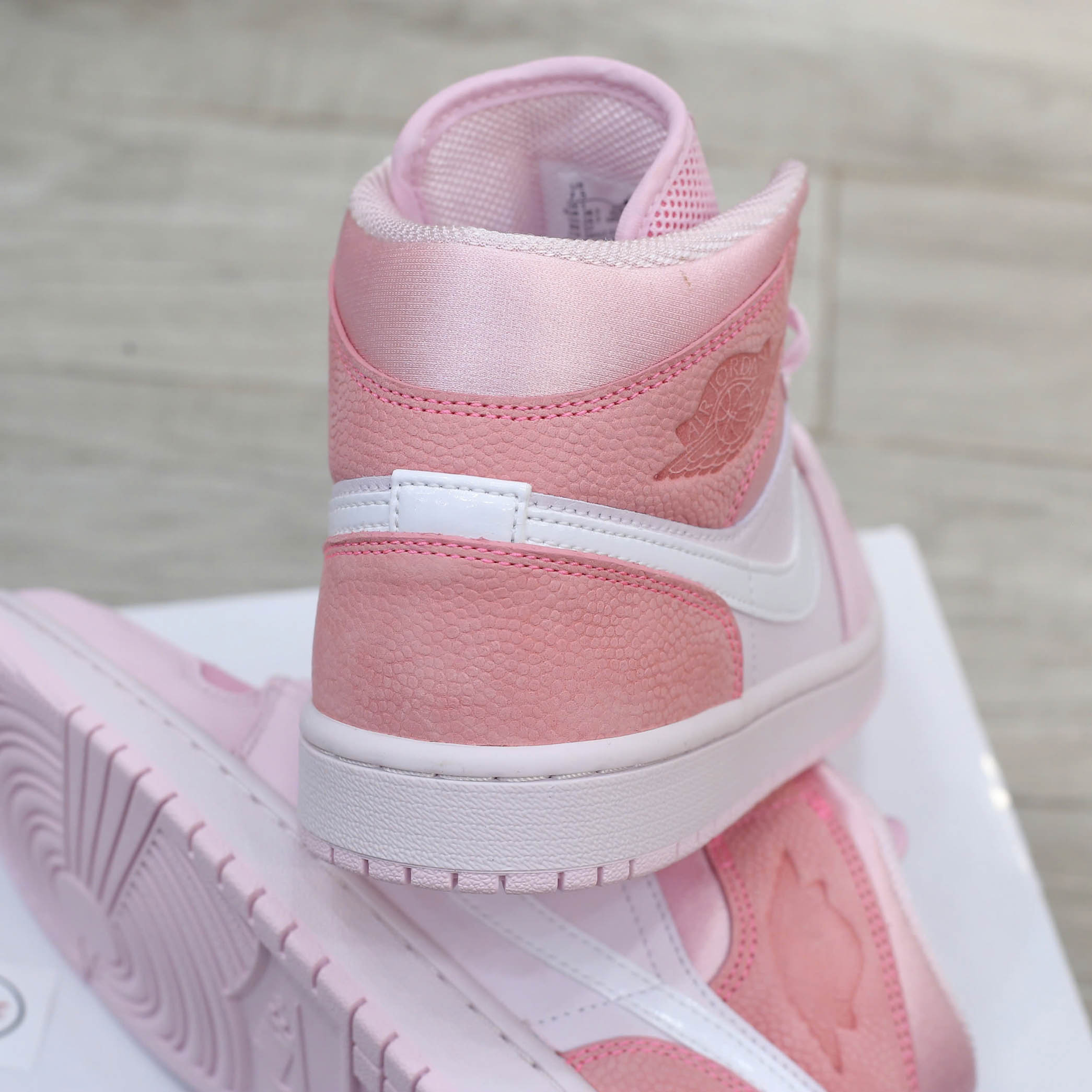 Giày Nike Air Jordan 1 Mid Digital Pink Real