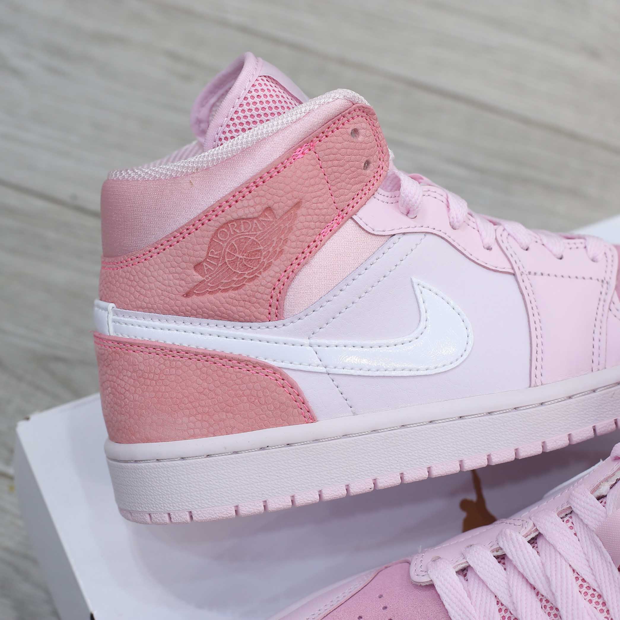 Giày Nike Air Jordan 1 Mid Digital Pink Real