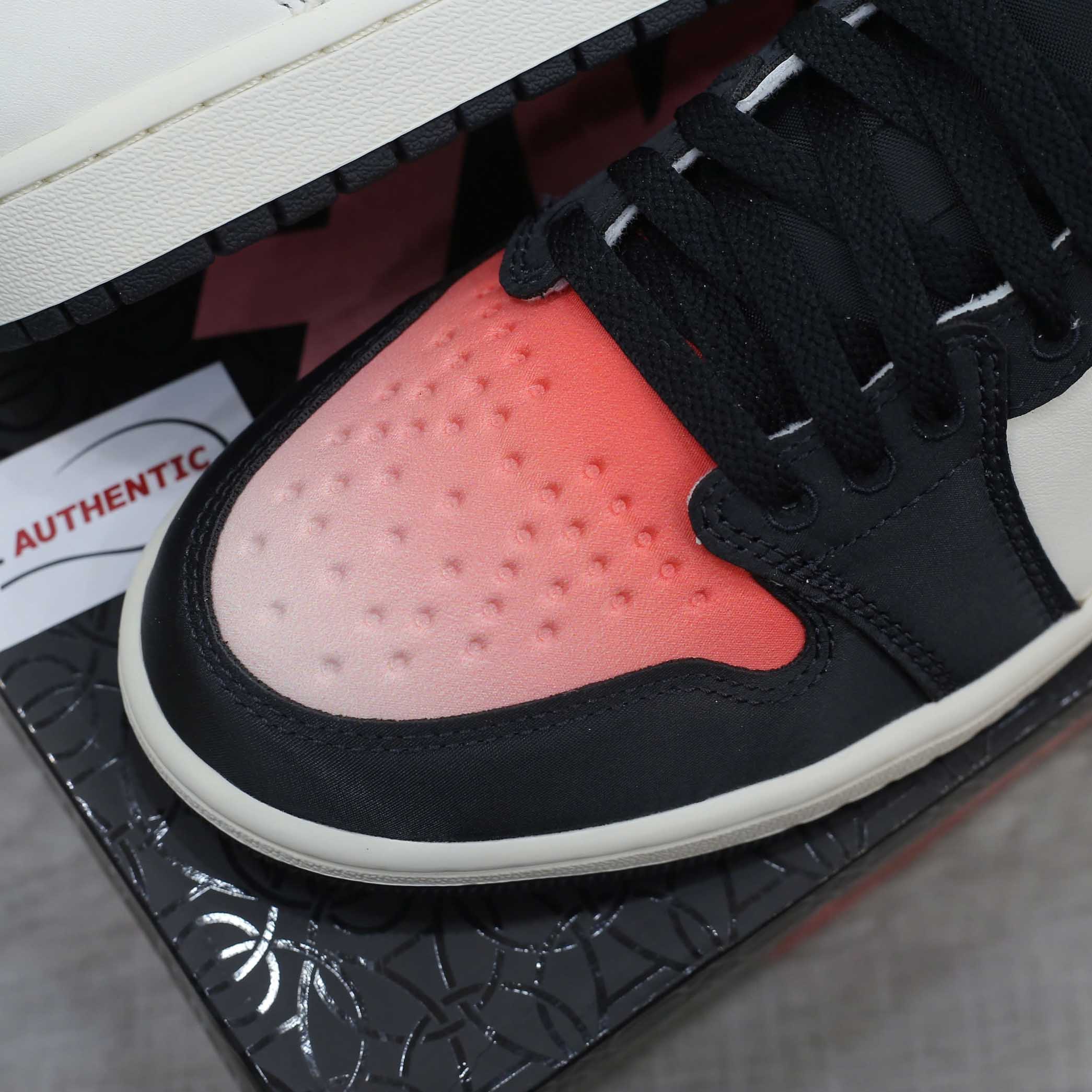 Giày Nike Air Jordan 1 Retro Low OG PSG Real