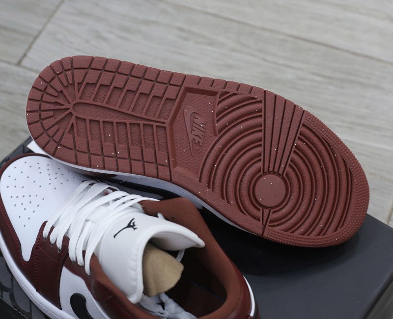 Giày Nike Air Jordan 1 Low SE ‘Dark Pony’ Chuẩn 99% Auth