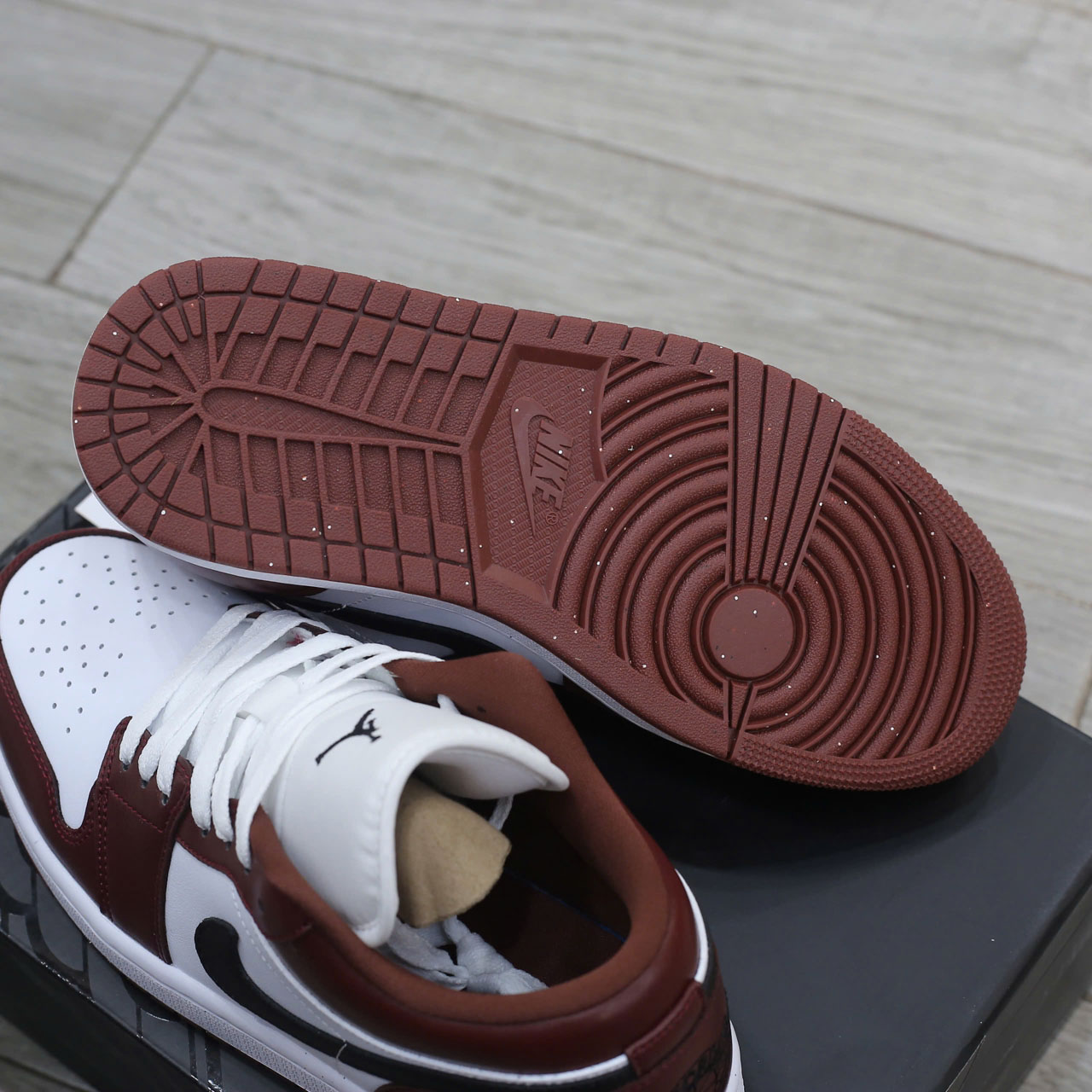 Giày Nike Air Jordan 1 Low SE ‘Dark Pony’ Chuẩn 99% Auth