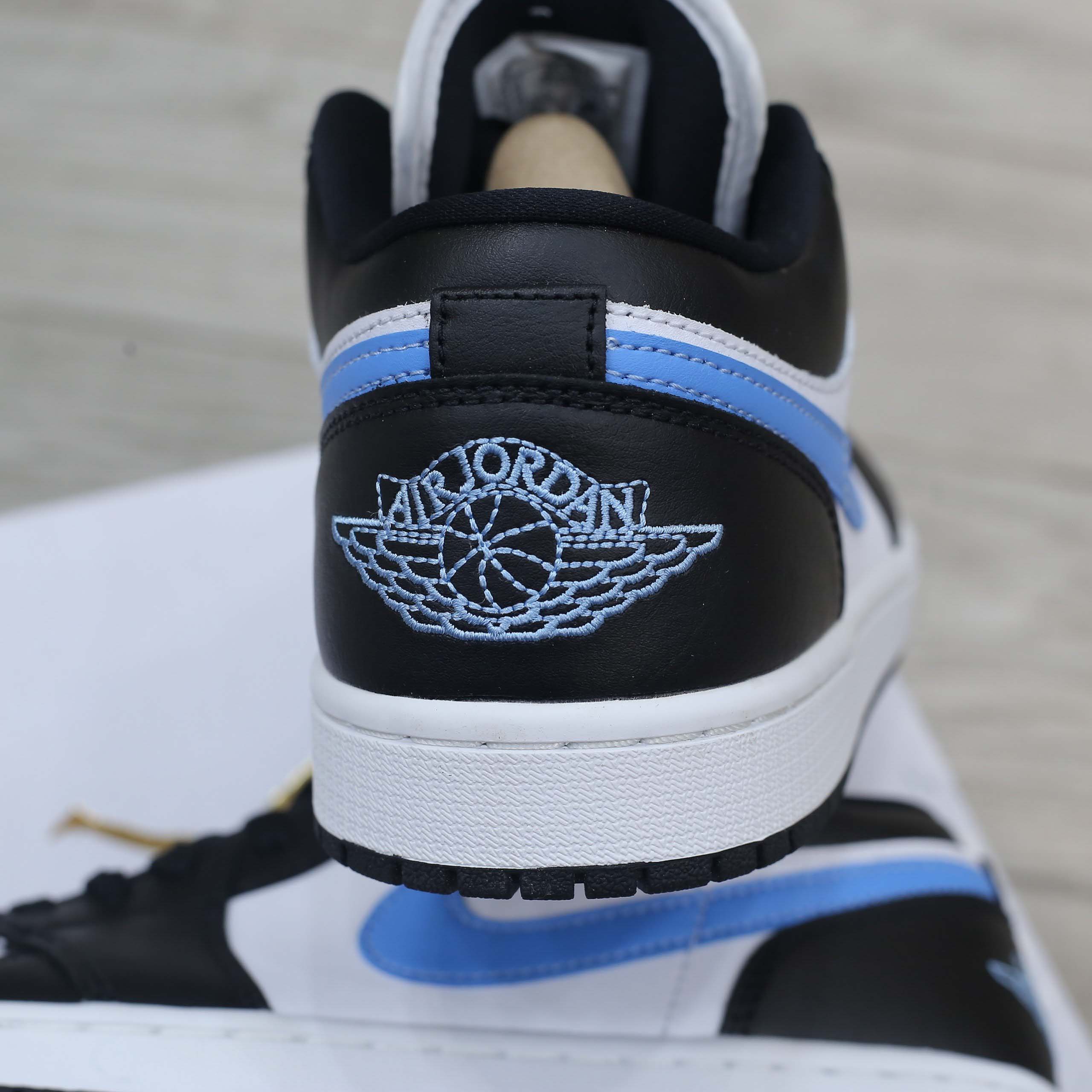 Giày Nike Wmns Air Jordan 1 Low ‘Black University Blue’ Best Quality