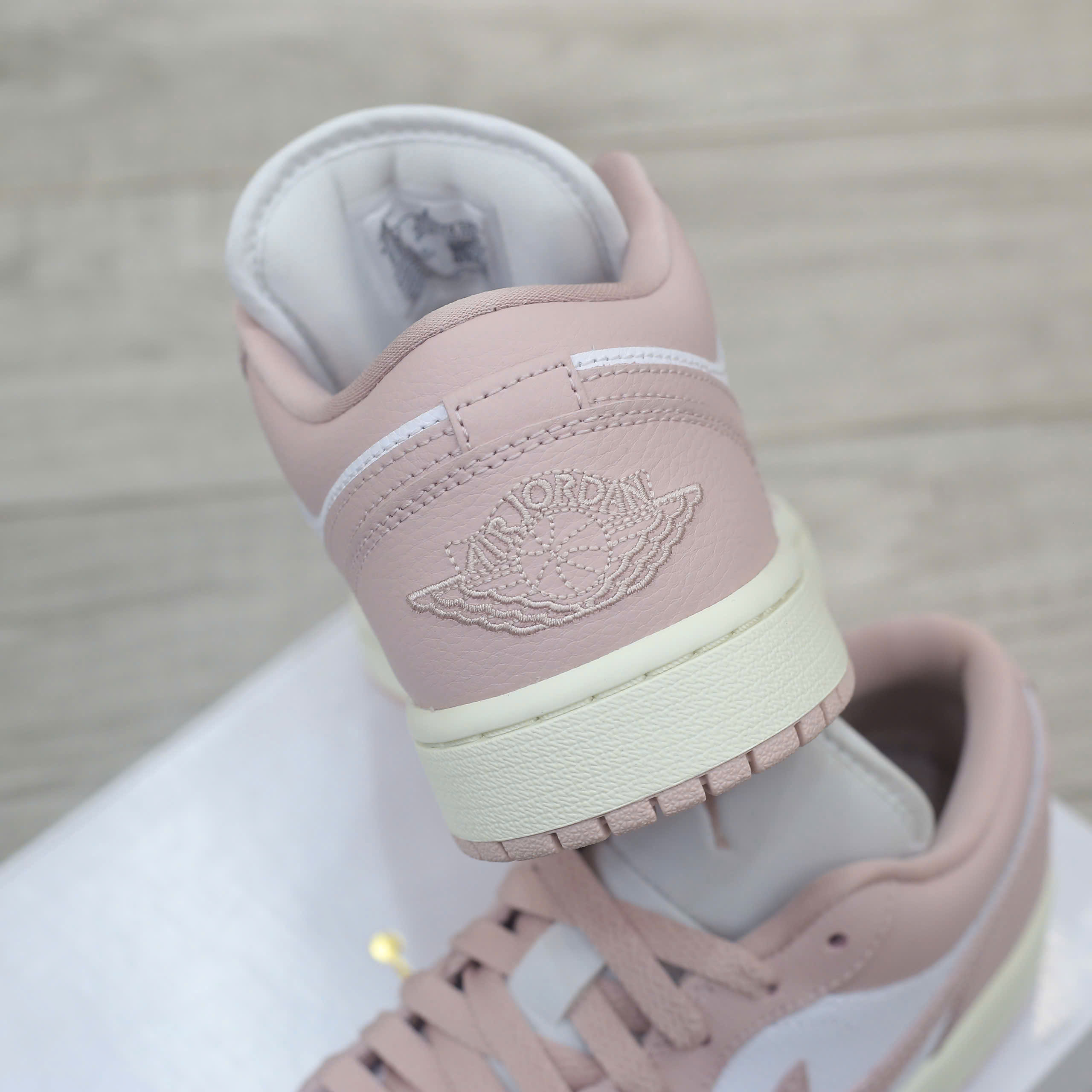 Giày Nike Air Jordan 1 Low ‘Pink Oxford’ Real