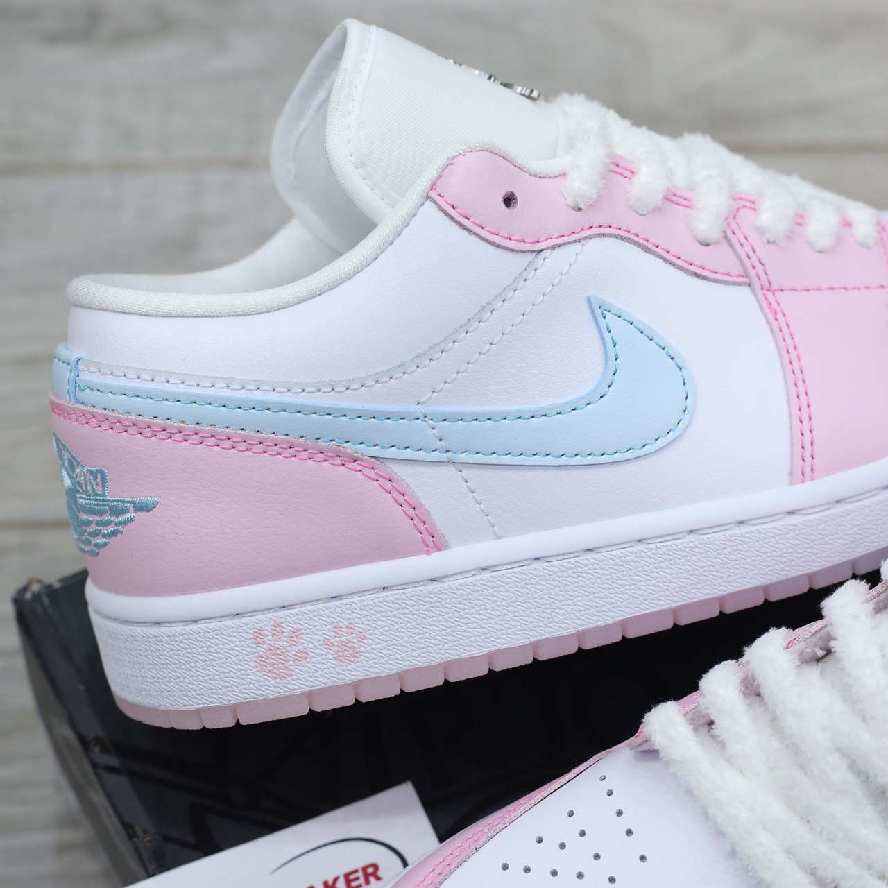 Giày Nike Air Jordan 1 Low SE ‘Paw Print’ Best Quality