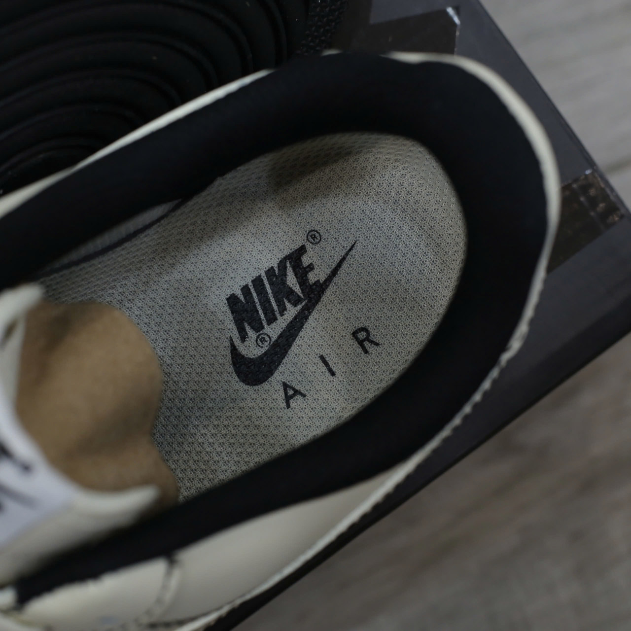 Giày Air Force 1 x Supreme White Black Like Auth