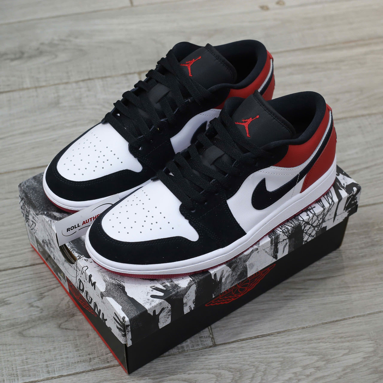Giày Nike Air Jordan 1 Low 'Black Toe' 2025 Real