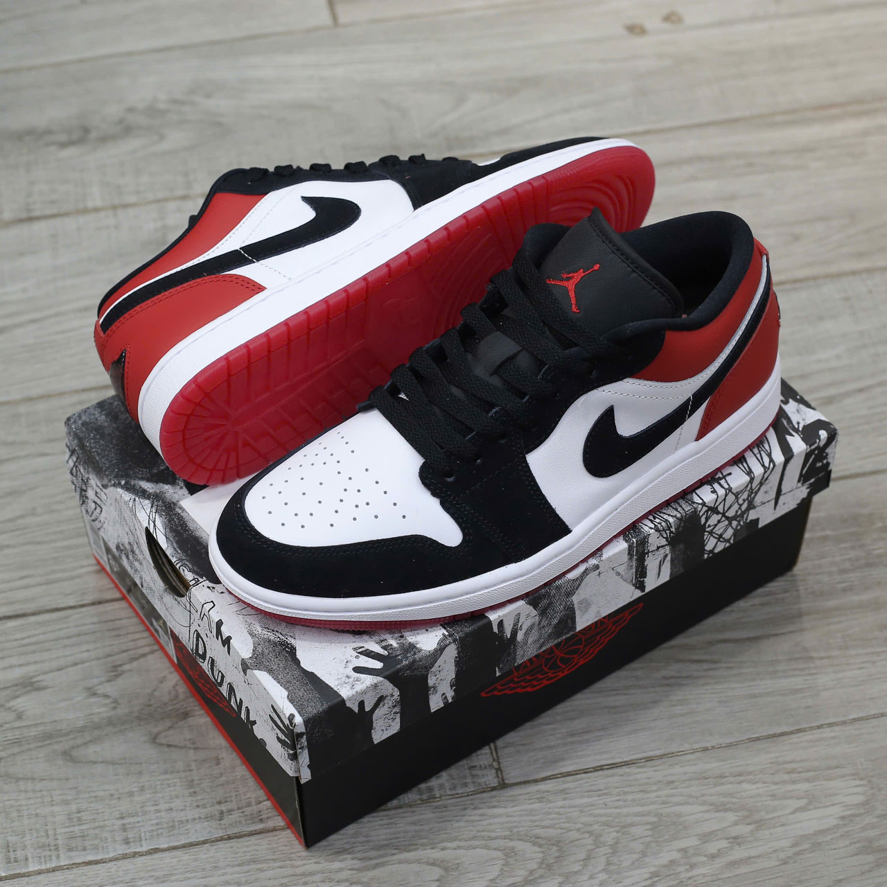 Giày Nike Air Jordan 1 Low 'Black Toe' 2025 Real