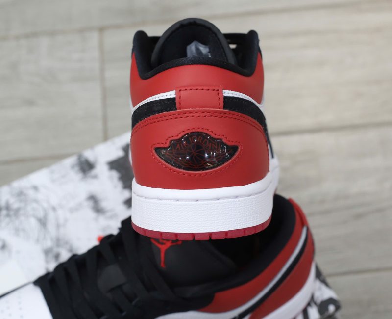 Giày Nike Air Jordan 1 Low 'Black Toe' 2025 Real