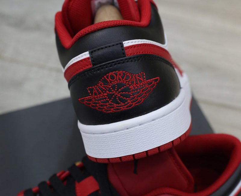 Giày Nike Air Jordan 1 Low ‘Reverse Black Toe’ Real