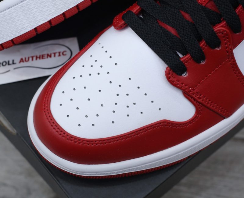 Giày Nike Air Jordan 1 Low ‘Reverse Black Toe’ Real