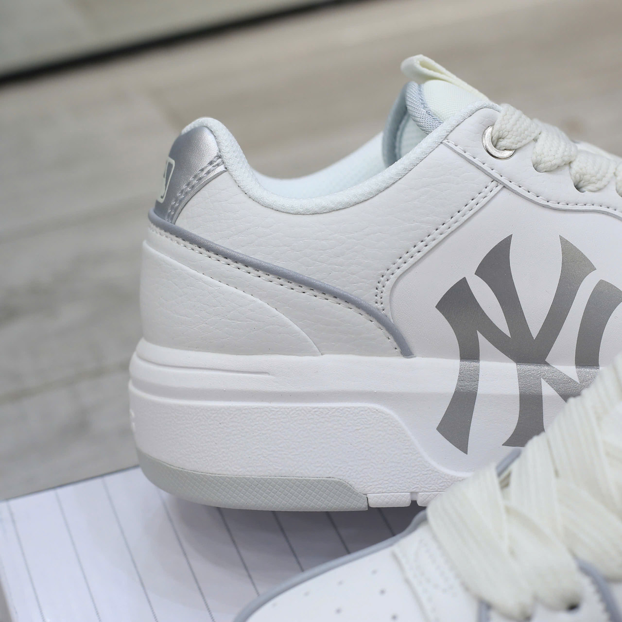 Giày MLB Chunky Liner Basic New York Yankees White Silver Chuẩn 99% Auth