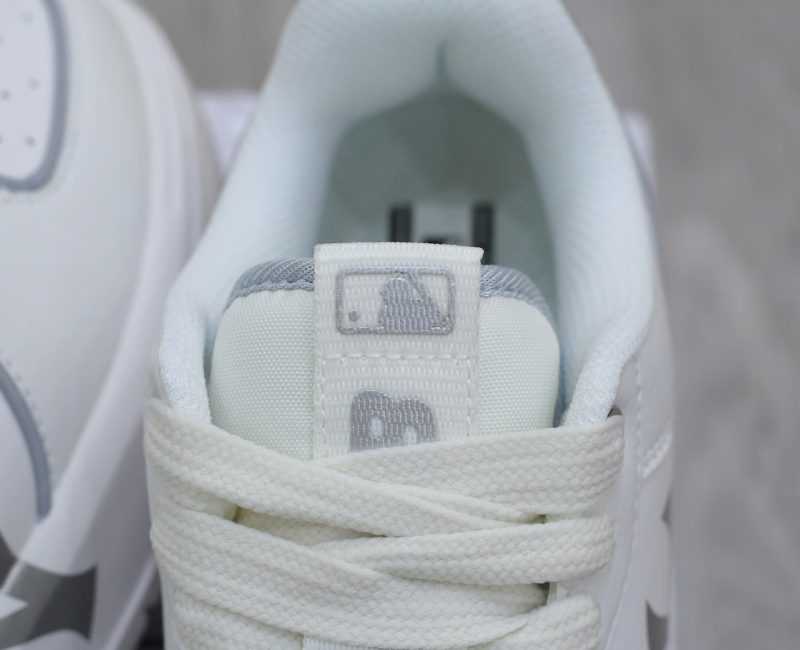 Giày MLB Chunky Liner Basic New York Yankees White Silver Chuẩn 99% Auth