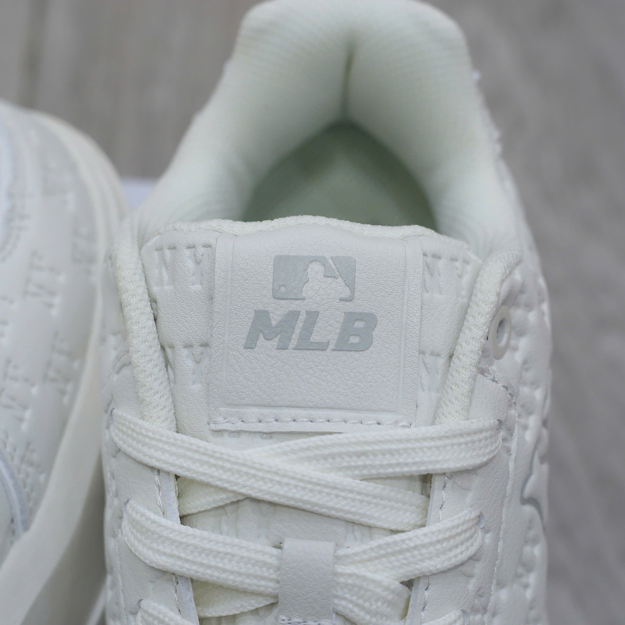 Giày MLB Chunky Liner Embo Mono Cooperstown White Chuẩn 99% Auth