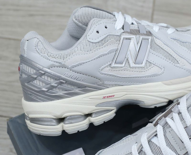 Giày New Balance 1906 Silver Metallic Chuẩn 99% Auth