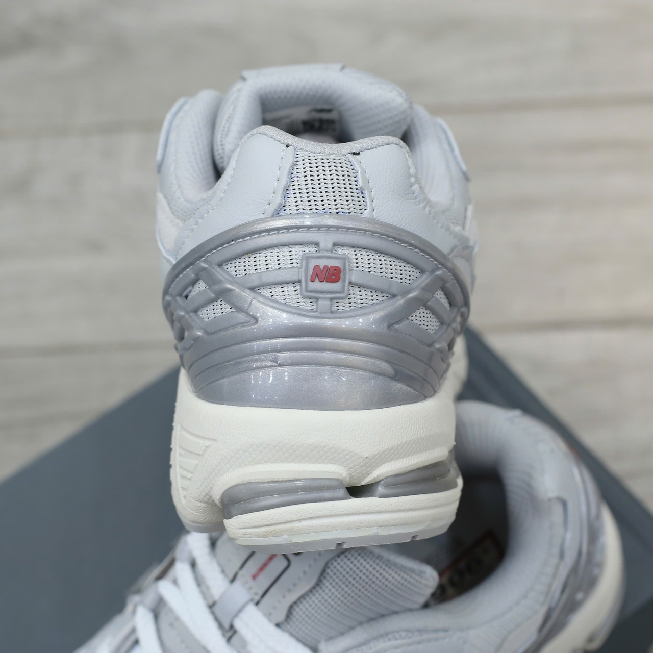 Giày New Balance 1906 Silver Metallic Chuẩn 99% Auth