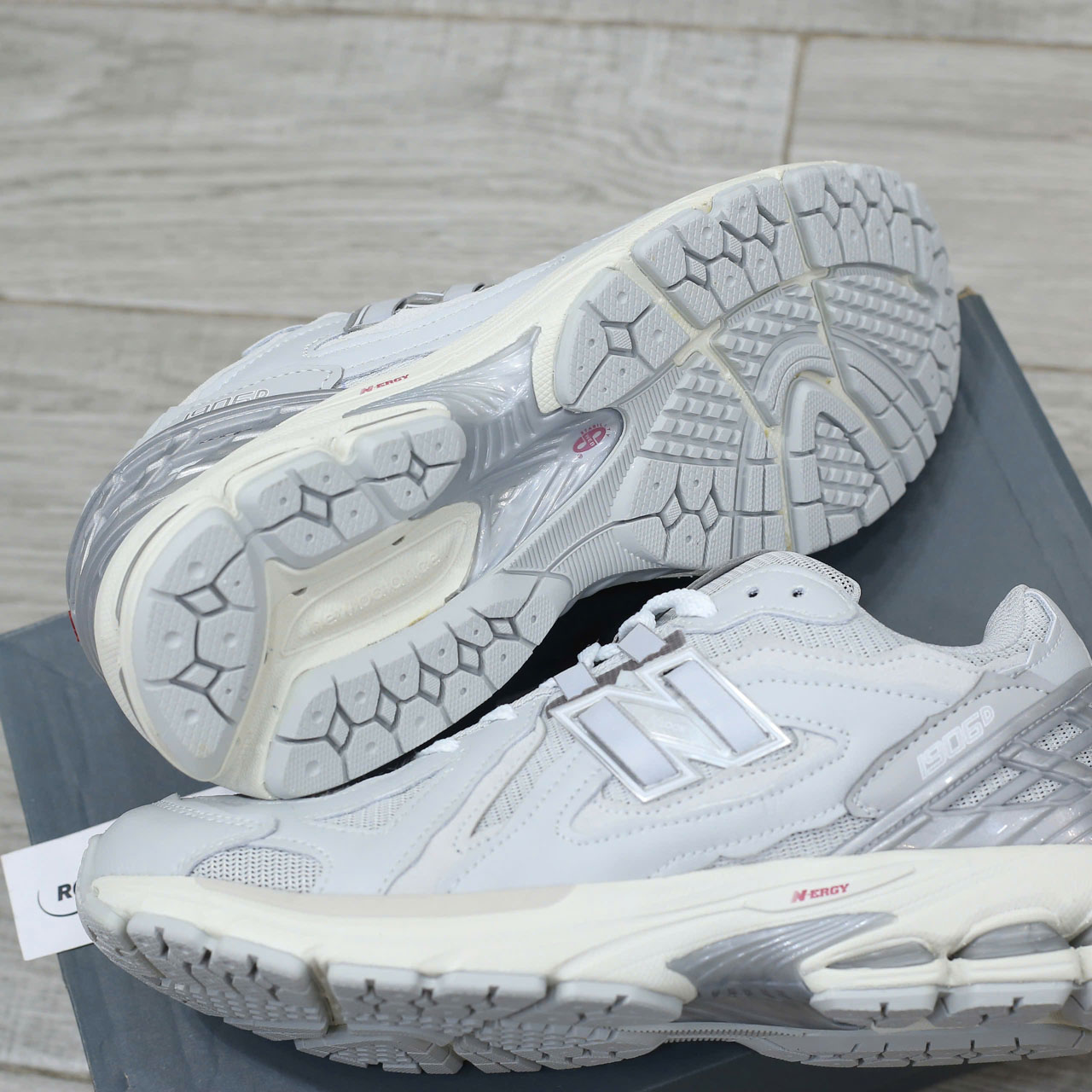 Giày New Balance 1906 Silver Metallic Chuẩn 99% Auth