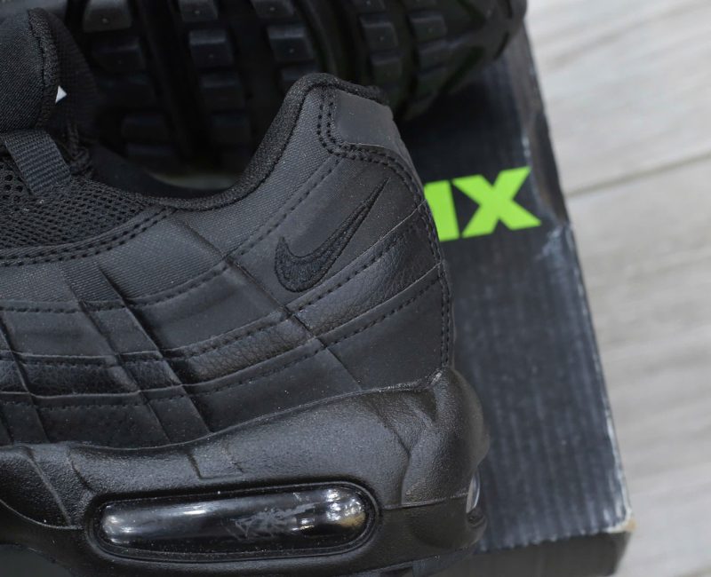 Giày Nike Air Max 95 ‘Essential Triple Black’ Chuẩn 99% Auth