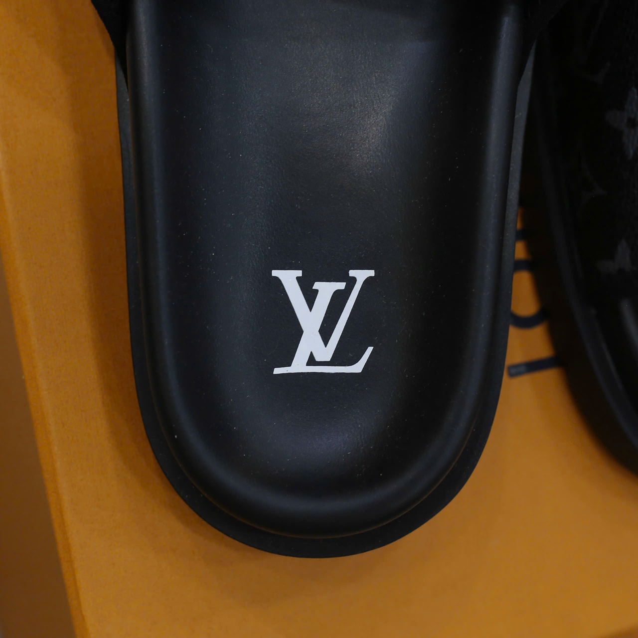 Dép Louis Vuitton Miami Mules ‘Black’ Chuẩn 99% Auth
