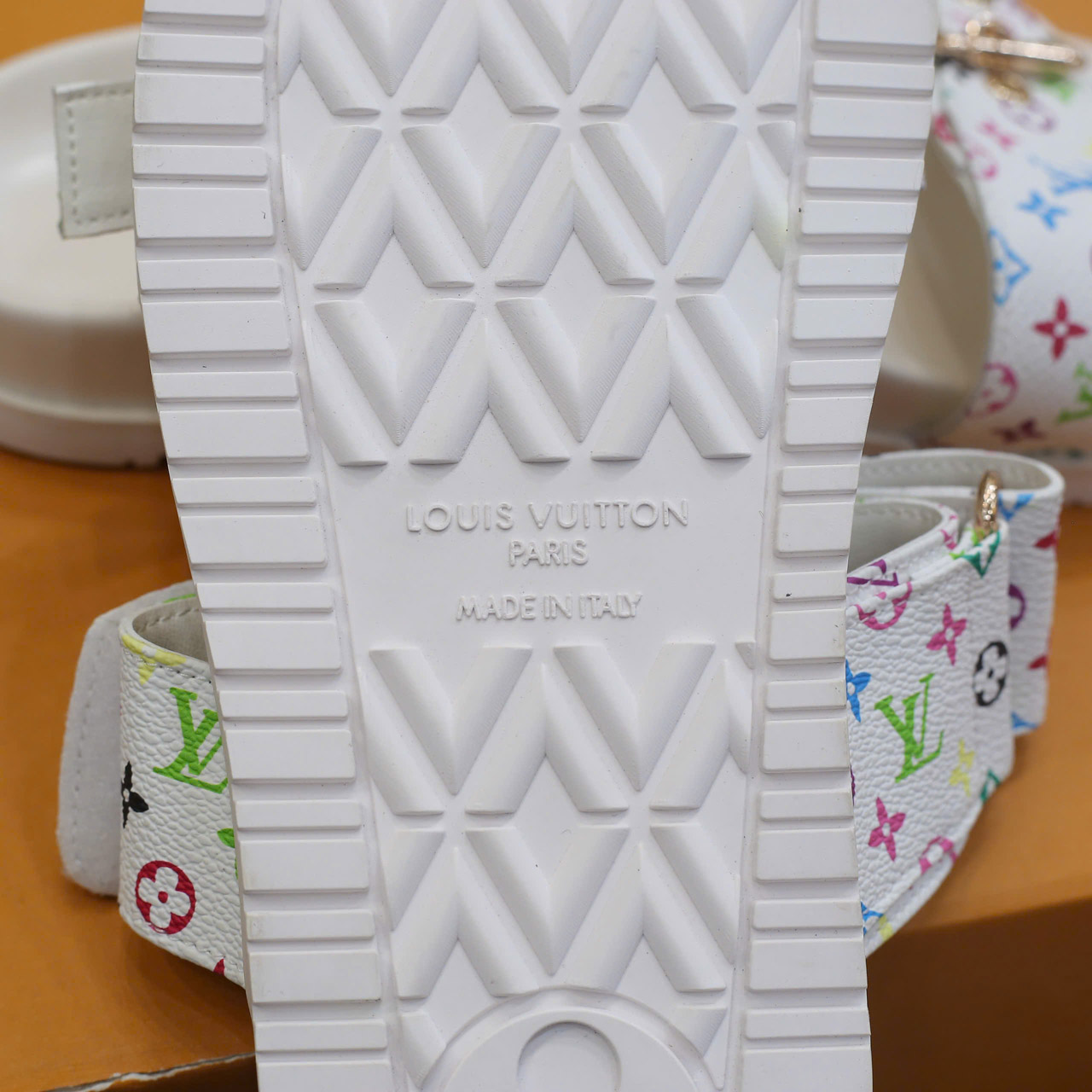 Dép LV x TM Bom Dia Flat Comfort Mule Chuẩn 99% Auth