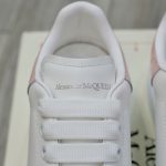 Giày Alexander Mcqueen Trắng Gót Hồng Vân Cá Sấu Chuẩn 99% Auth