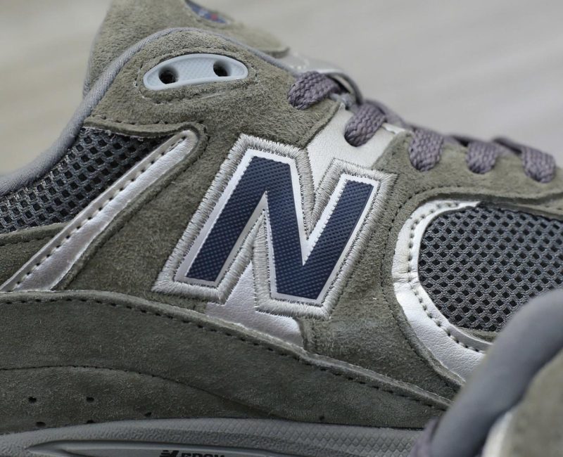 Giày New Balance 2002R OG ‘Light Grey’ Chuẩn 99% Auth