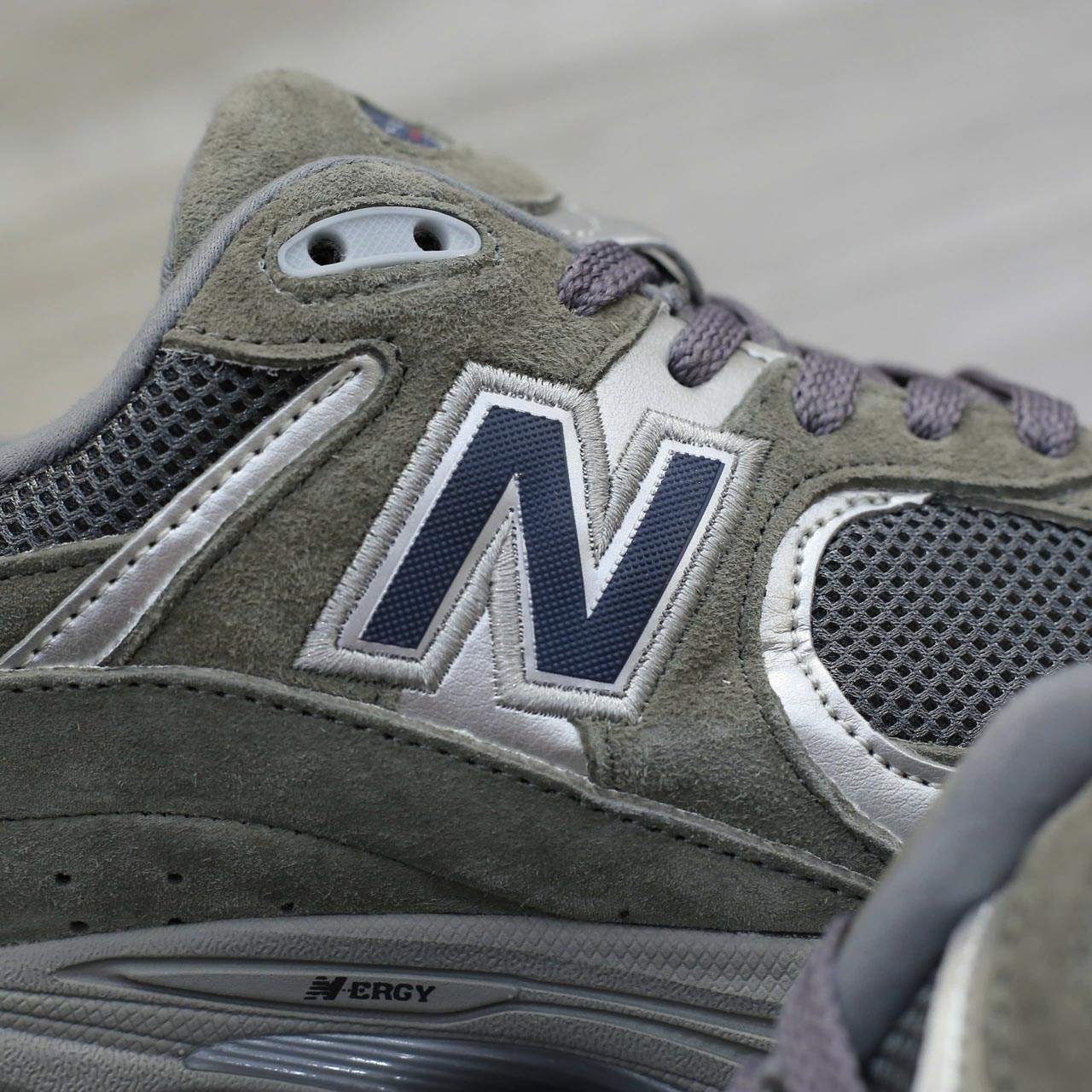 Giày New Balance 2002R OG ‘Light Grey’ Chuẩn 99% Auth