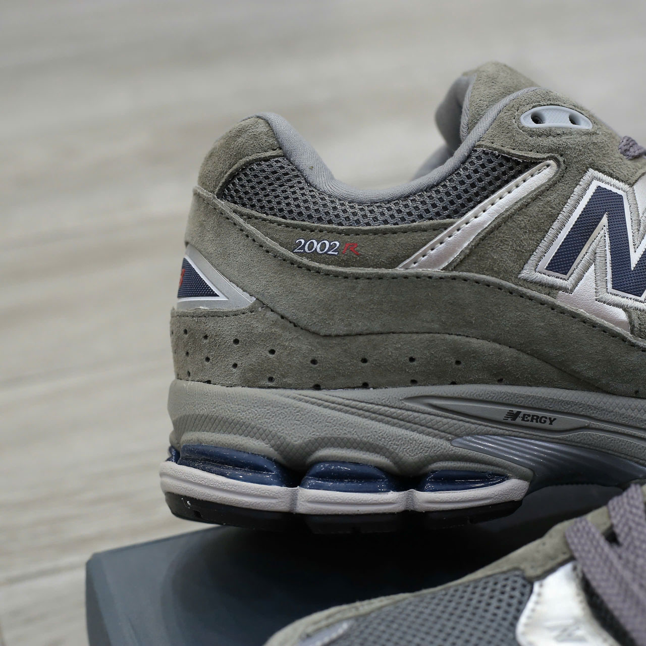 Giày New Balance 2002R OG ‘Light Grey’ Chuẩn 99% Auth