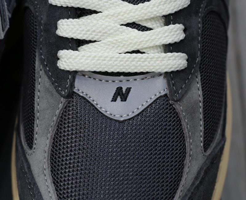 Giày New Balance 2002R ‘Vintage Black Chuẩn 99% Auth