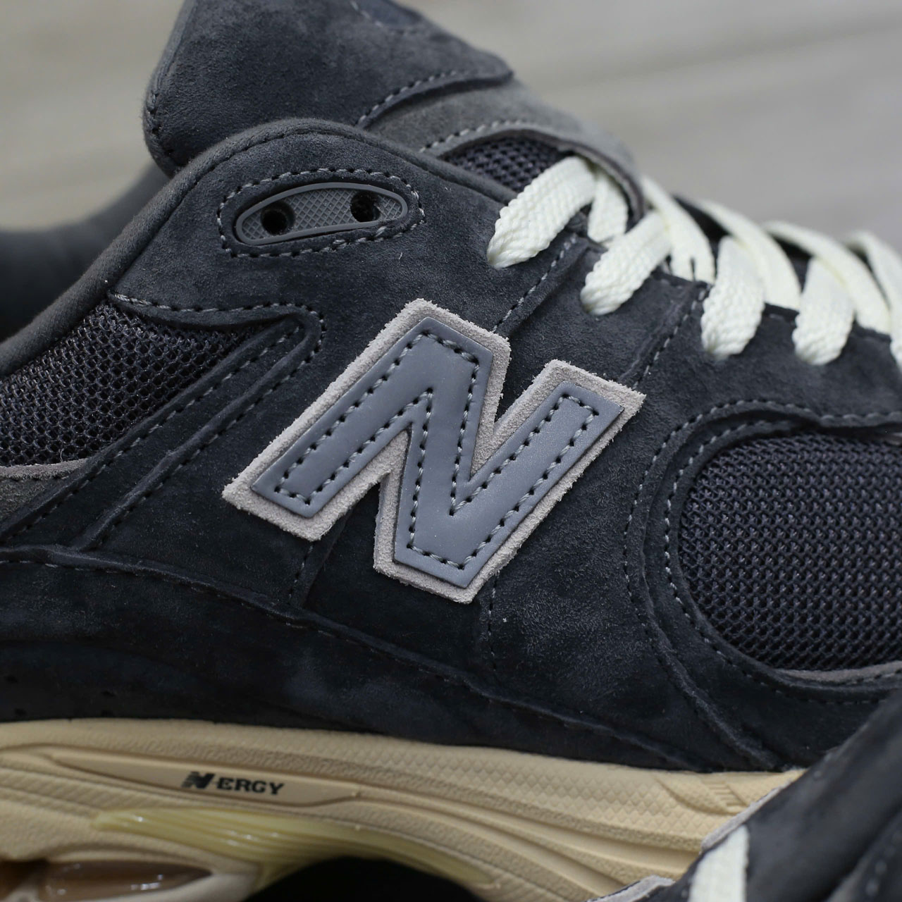 Giày New Balance 2002R ‘Vintage Black Chuẩn 99% Auth
