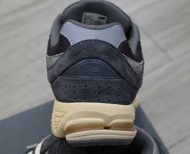 Giày New Balance 2002R ‘Vintage Black Chuẩn 99% Auth