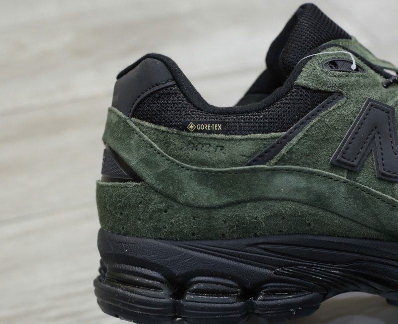 Giày New Balance 2002R x GORE-TEX Pine Chuẩn 99% Auth