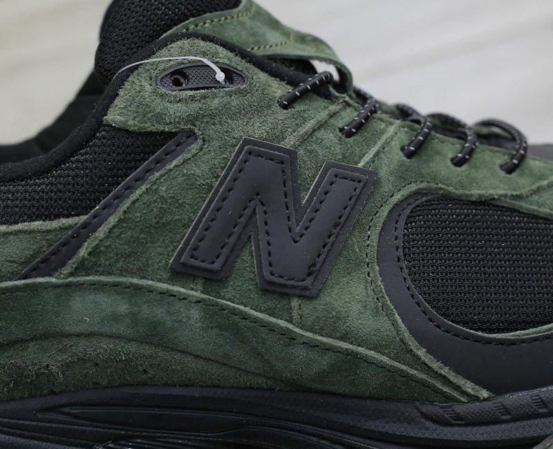 Giày New Balance 2002R x GORE-TEX Pine Chuẩn 99% Auth