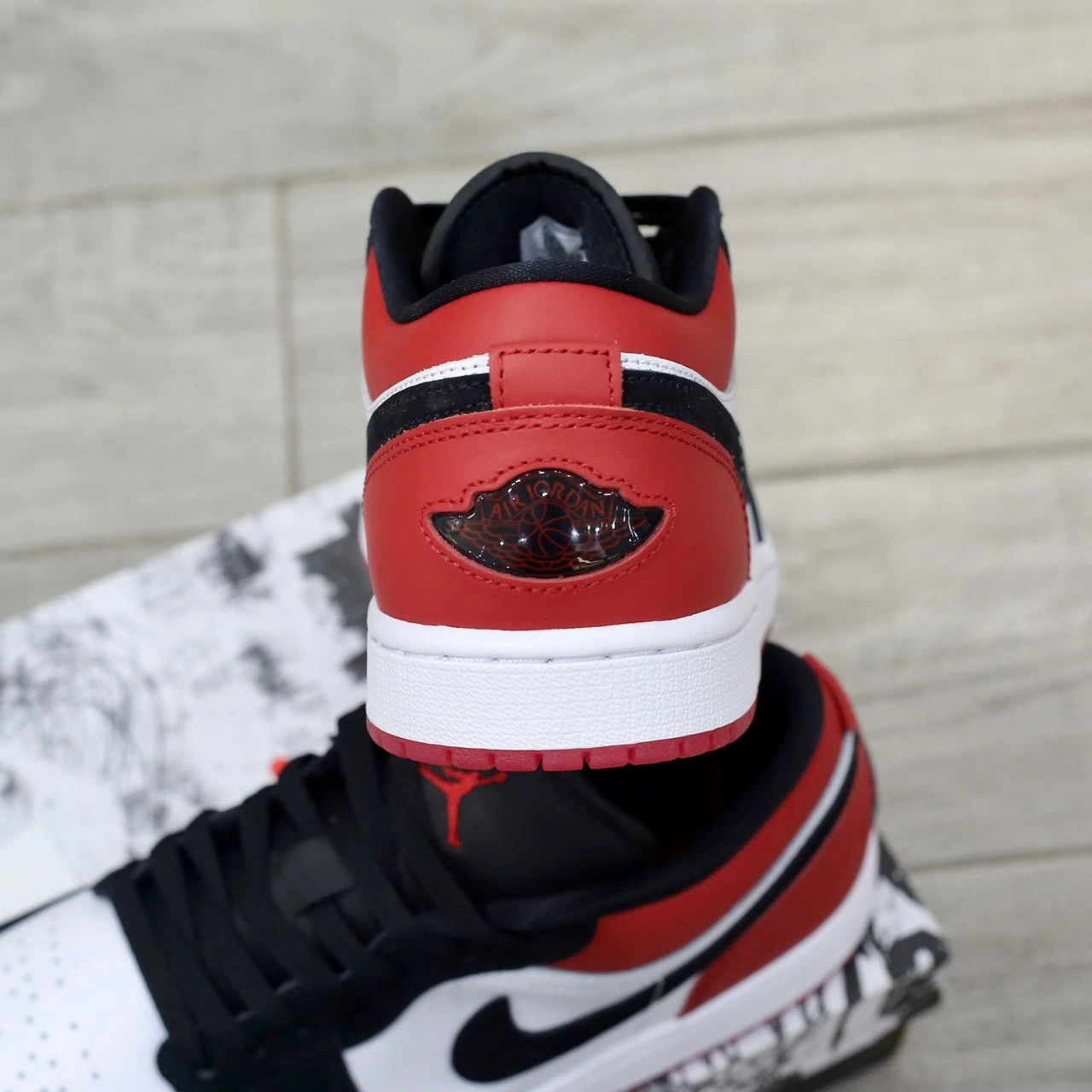 Giày Nike Air Jordan 1 Low ‘Black Toe’ 2025 Chuẩn 99% Auth