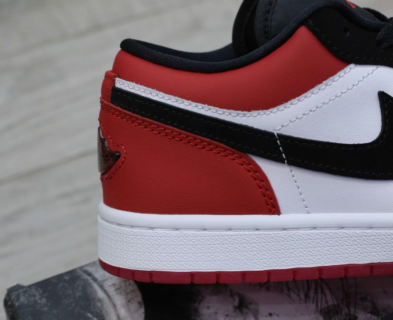 Giày Nike Air Jordan 1 Low ‘Black Toe’ 2025 Chuẩn 99% Auth