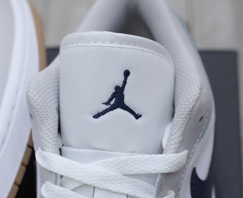 Giày Nike Air Jordan 1 Low ‘Georgetown’ Chuẩn 99% Auth